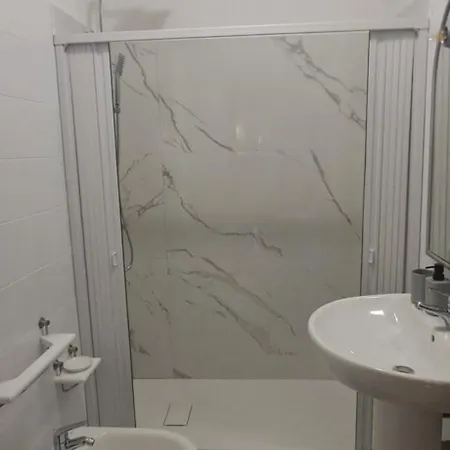 E Pera Quarto em Acomodações Particulares *