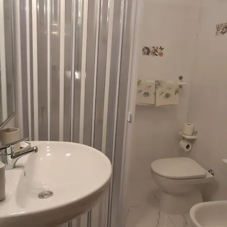 E Pera Quarto em Acomodações Particulares *